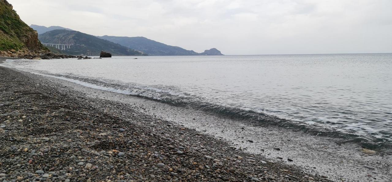 B&B Aria Di Mare - Pollina Sicilia Finale Bagian luar foto